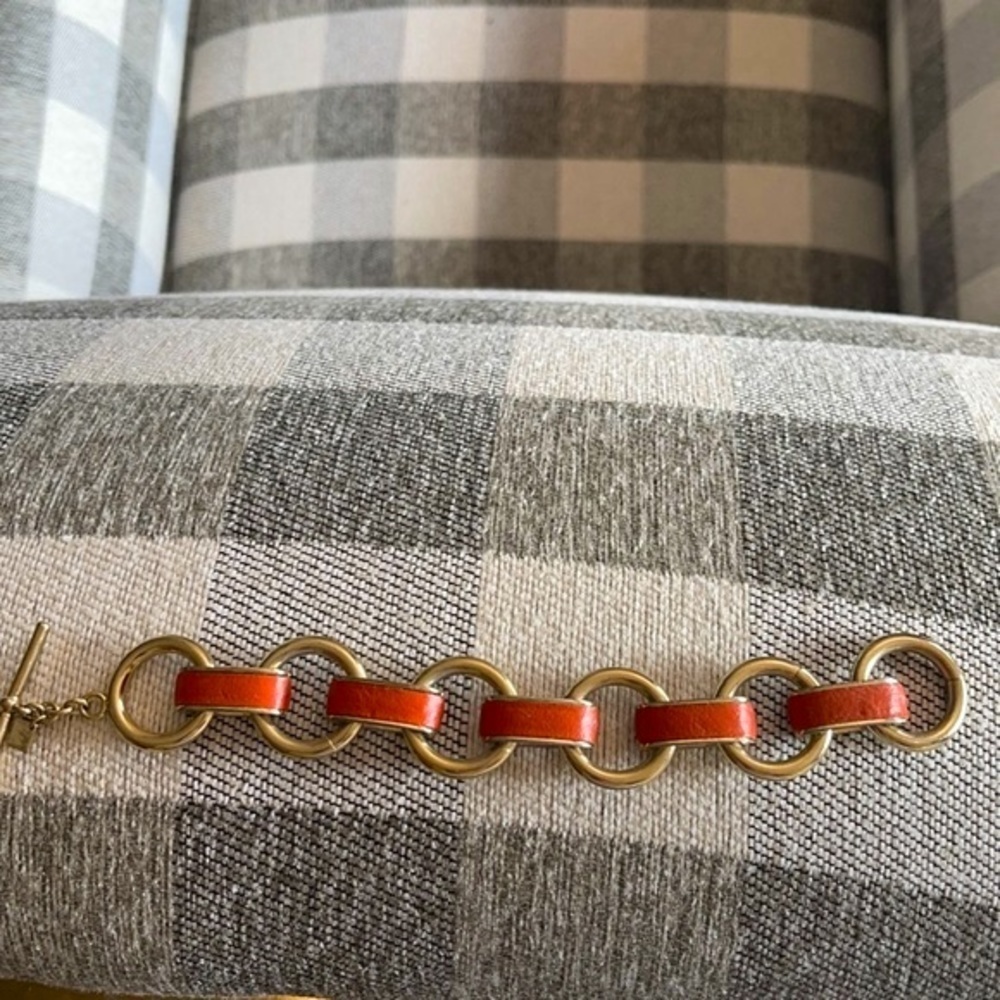 Leather and Gold Chain Link Bracelet - Picture 5 of 6
